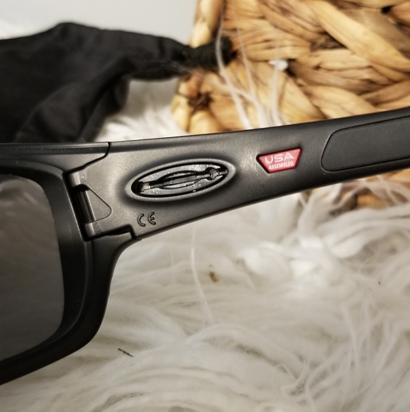 🕶 OAKLEY SUNGLASSES - Picture 3 of 12